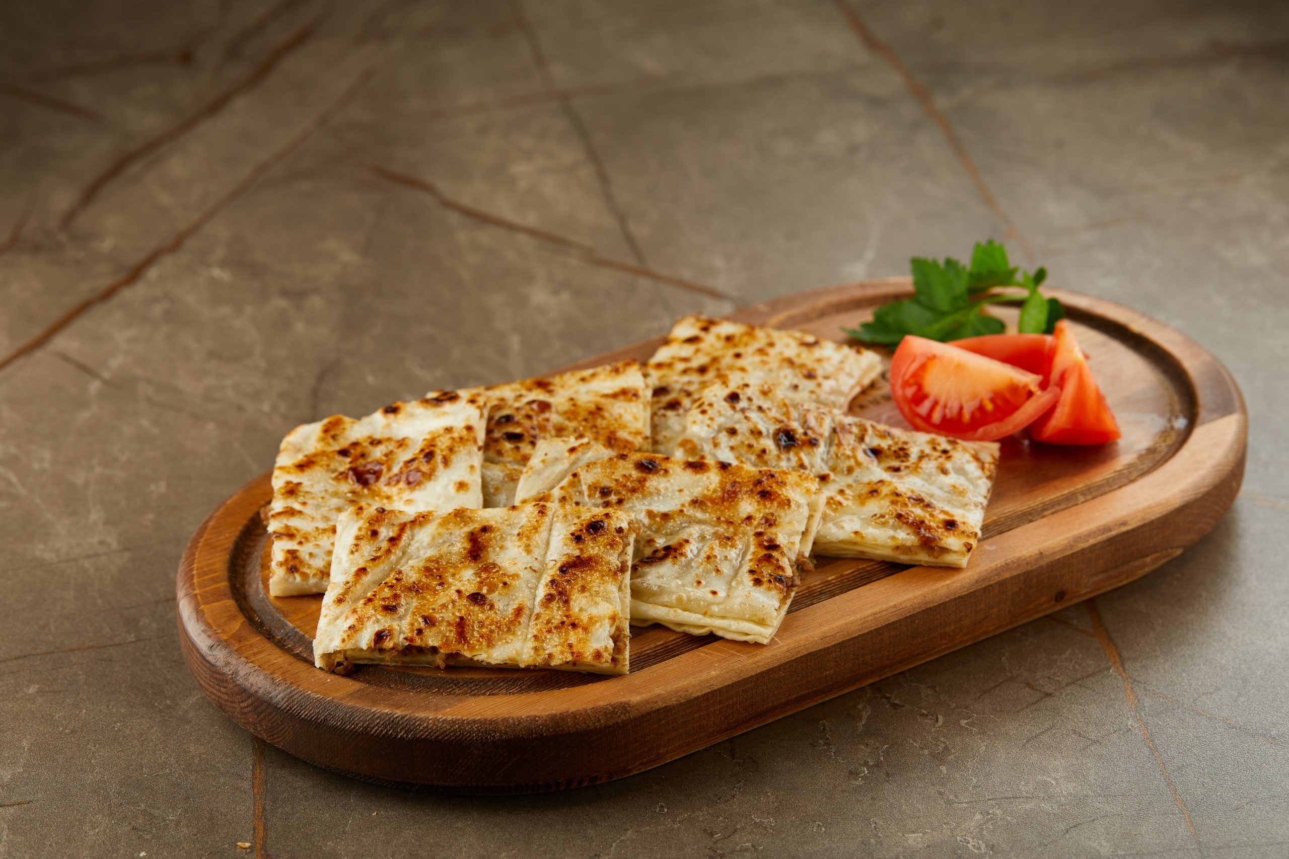 BEYAZ PEYNİRLİ VE MAYDANOZLU GÖZLEME